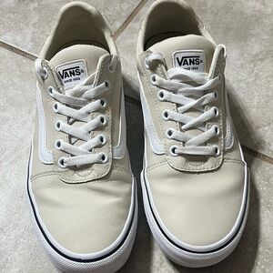 Vans cream colored lace up leather sneakers!
